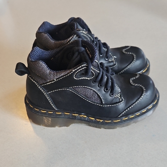 Dr Martens Youth Boots - Picture 1 of 14
